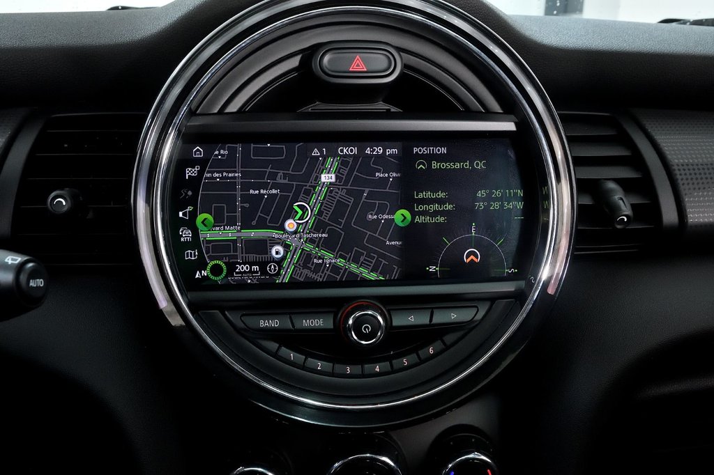 2019 MINI 5 Door Cooper in Brossard, Quebec - 15 - w1024h768px