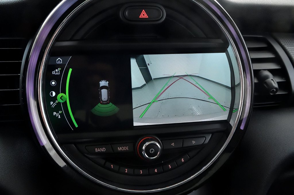 2019 MINI 5 Door Cooper in Brossard, Quebec - 30 - w1024h768px