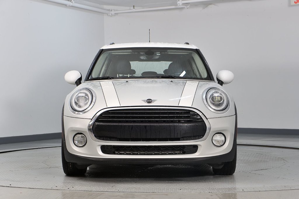 2019 MINI 5 Door Cooper in Brossard, Quebec - 2 - w1024h768px