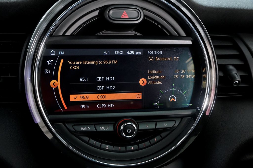 2019 MINI 5 Door Cooper in Brossard, Quebec - 13 - w1024h768px