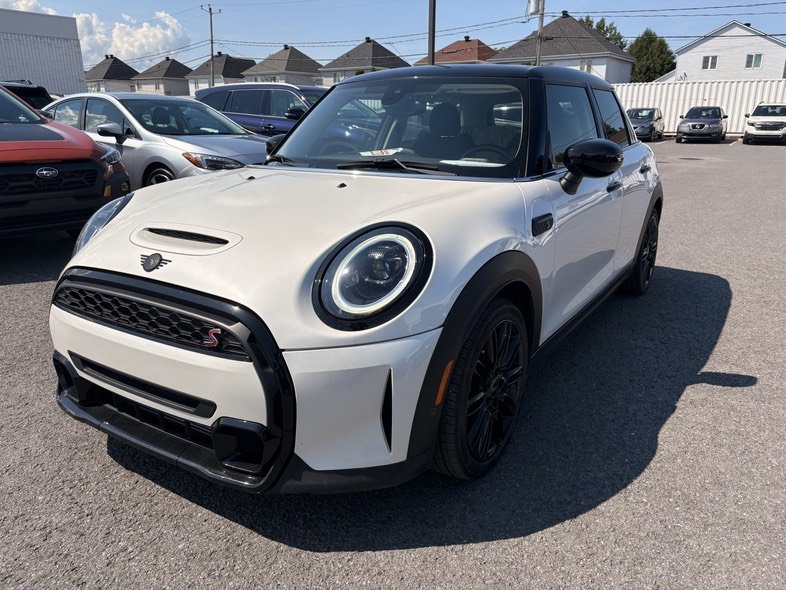MINI 5 Door Cooper S 2024 à Brossard, Québec - 1 - w1024h768px