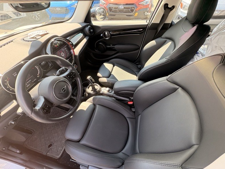 MINI 5 Door Cooper S 2024 à Brossard, Québec - 8 - w1024h768px
