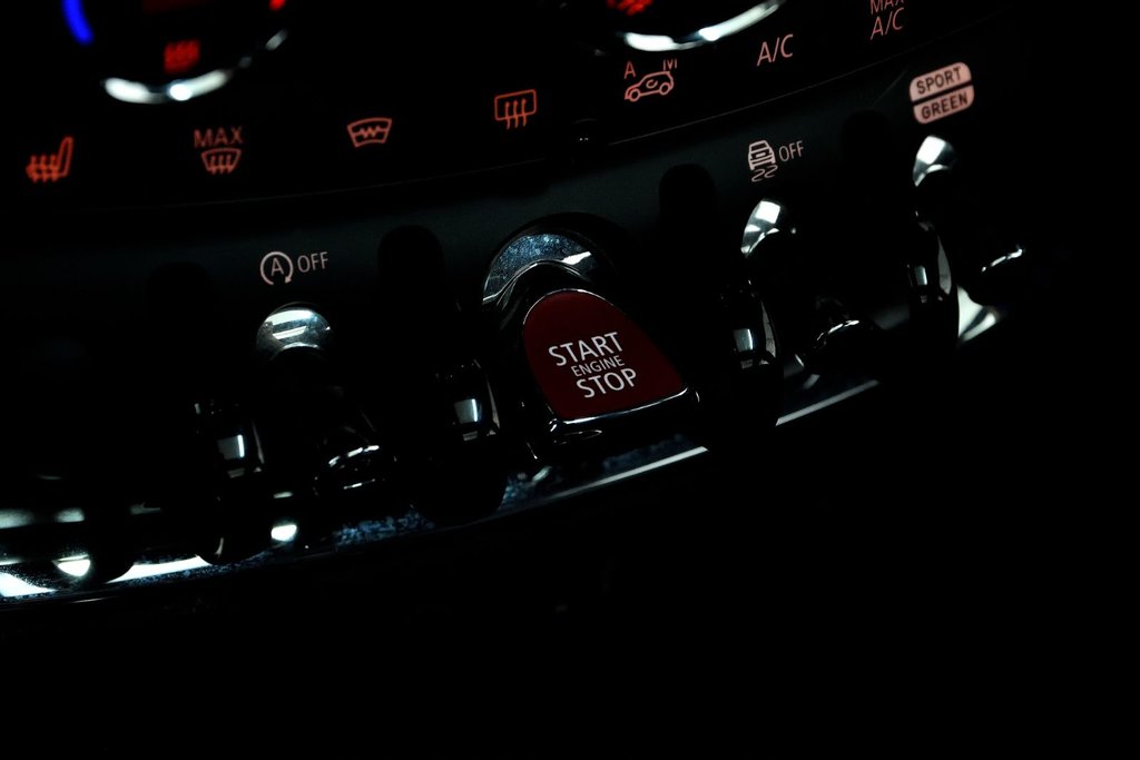 2020 MINI Clubman John Cooper Works in Brossard, Quebec - 22 - w1024h768px