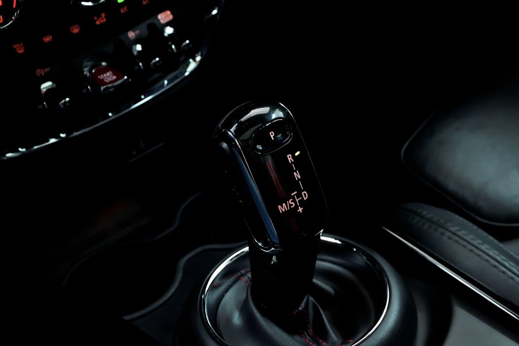 2020 MINI Clubman John Cooper Works in Brossard, Quebec - 35 - w1024h768px