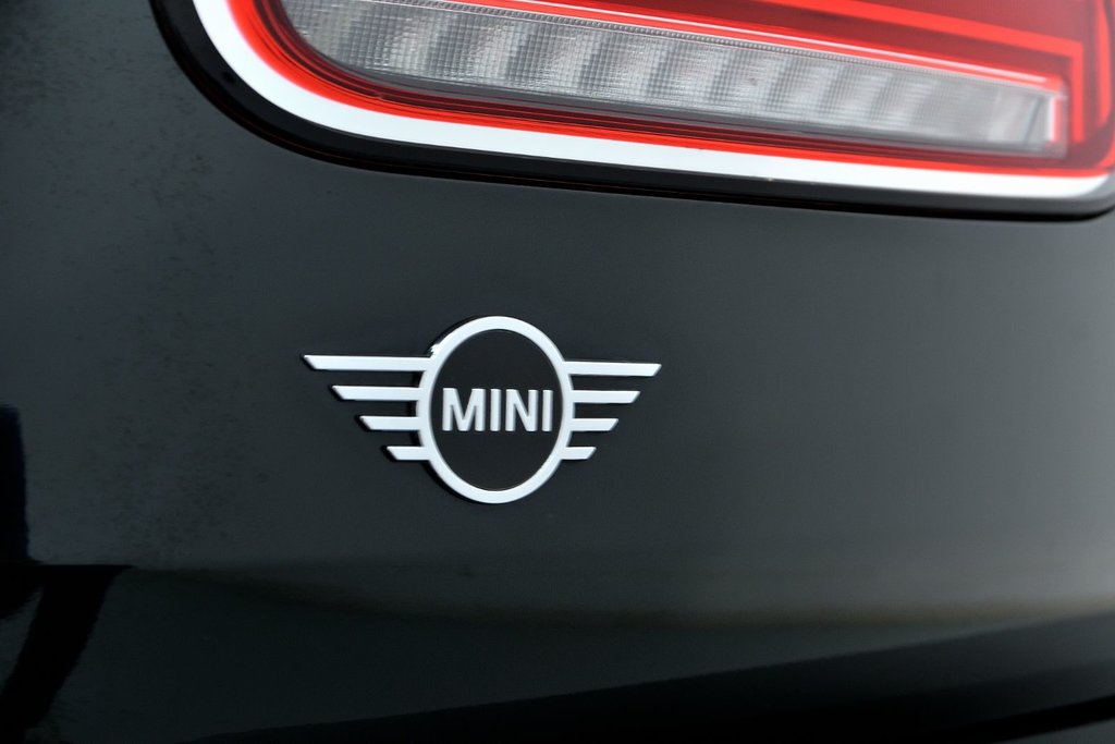 2020 MINI Clubman John Cooper Works in Brossard, Quebec - 11 - w1024h768px