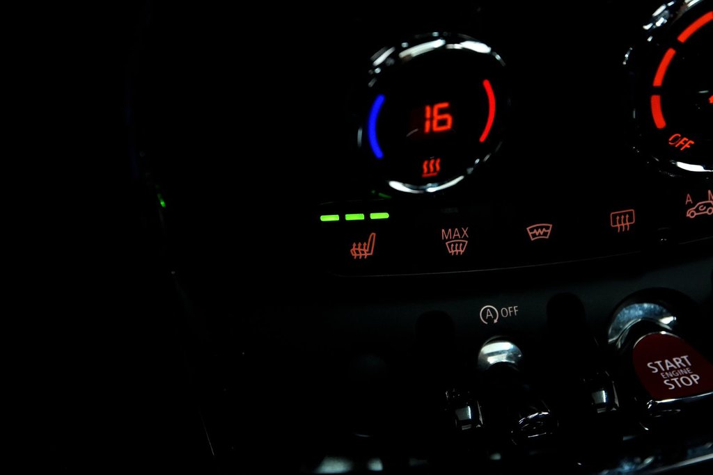2020 MINI Clubman John Cooper Works in Brossard, Quebec - 27 - w1024h768px