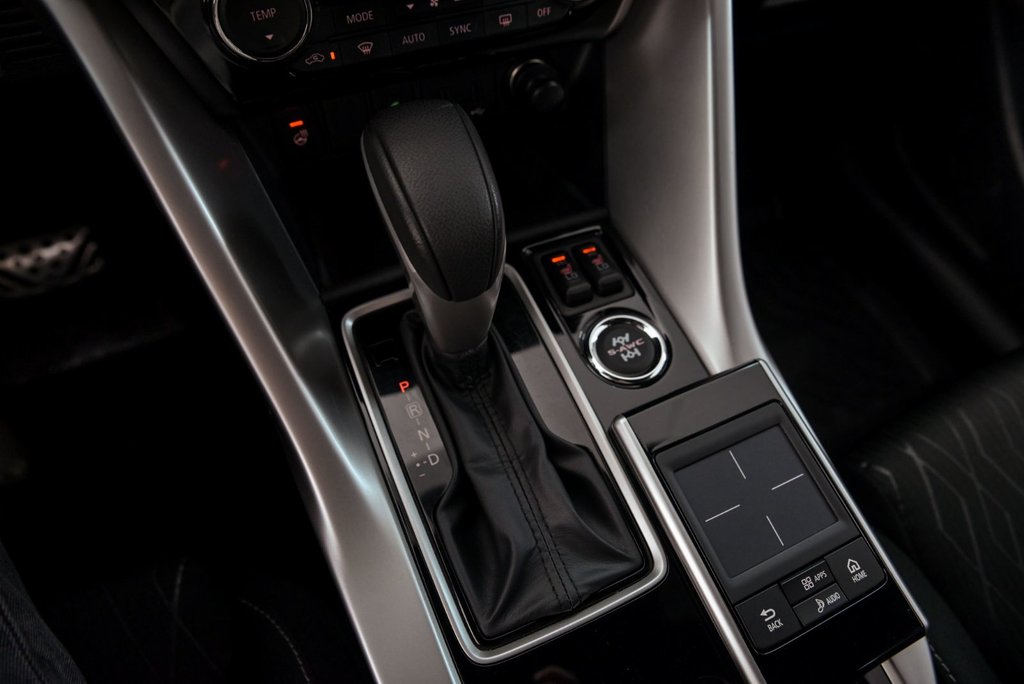 2020 Mitsubishi Eclipse Cross in Brossard, Quebec - 21 - w1024h768px