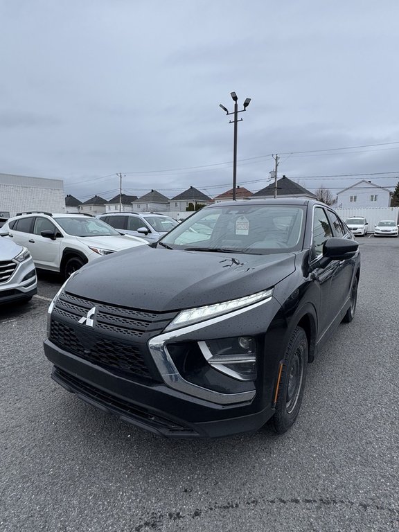 2023 Mitsubishi Eclipse Cross ES in Brossard, Quebec - 3 - w1024h768px