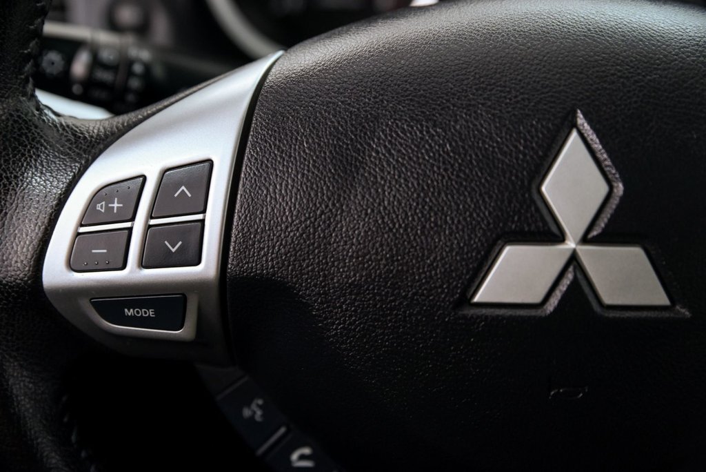 Mitsubishi Lancer  2015 à Brossard, Québec - 14 - w1024h768px