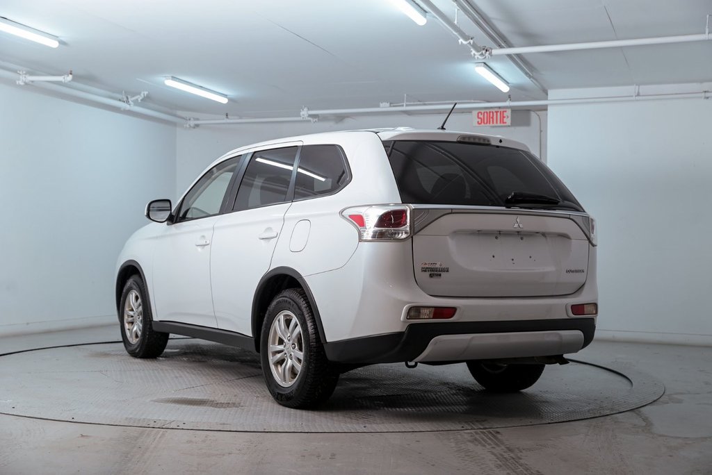 2015 Mitsubishi Outlander ES in Brossard, Quebec - 3 - w1024h768px