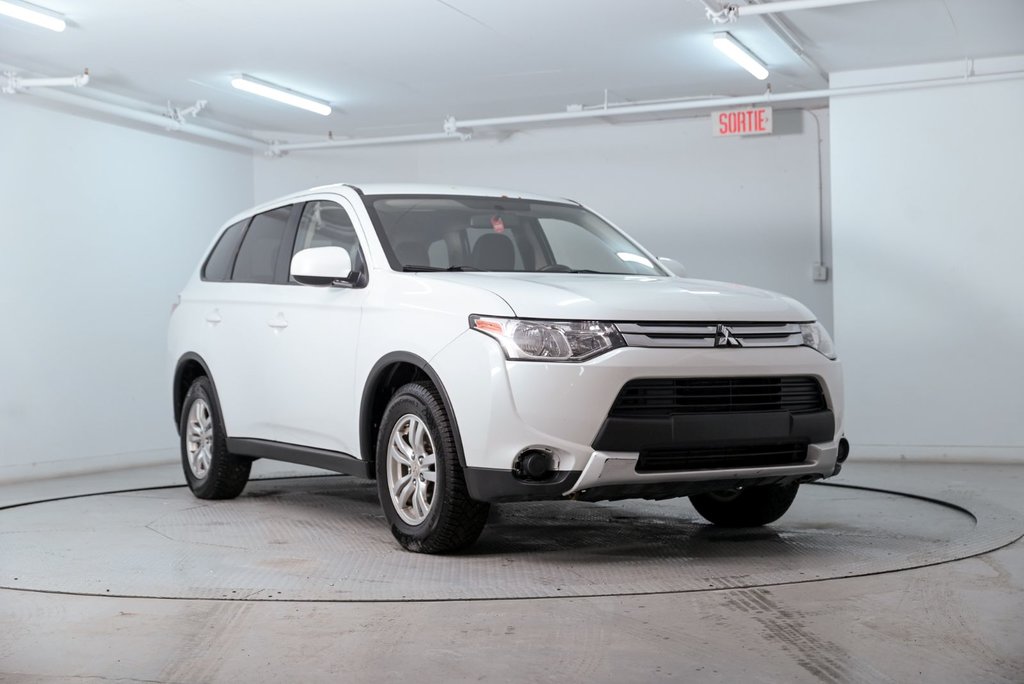 2015 Mitsubishi Outlander ES in Brossard, Quebec - 1 - w1024h768px