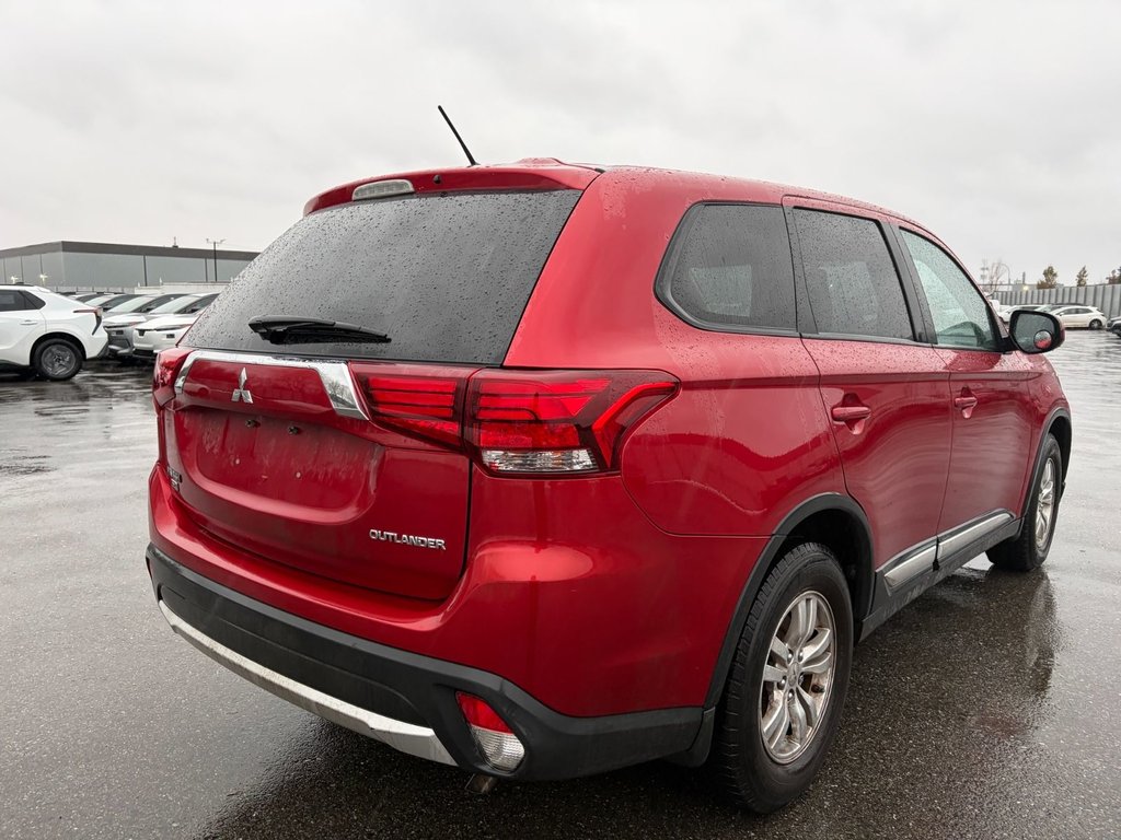 2016 Mitsubishi Outlander ES in Brossard, Quebec - 8 - w1024h768px