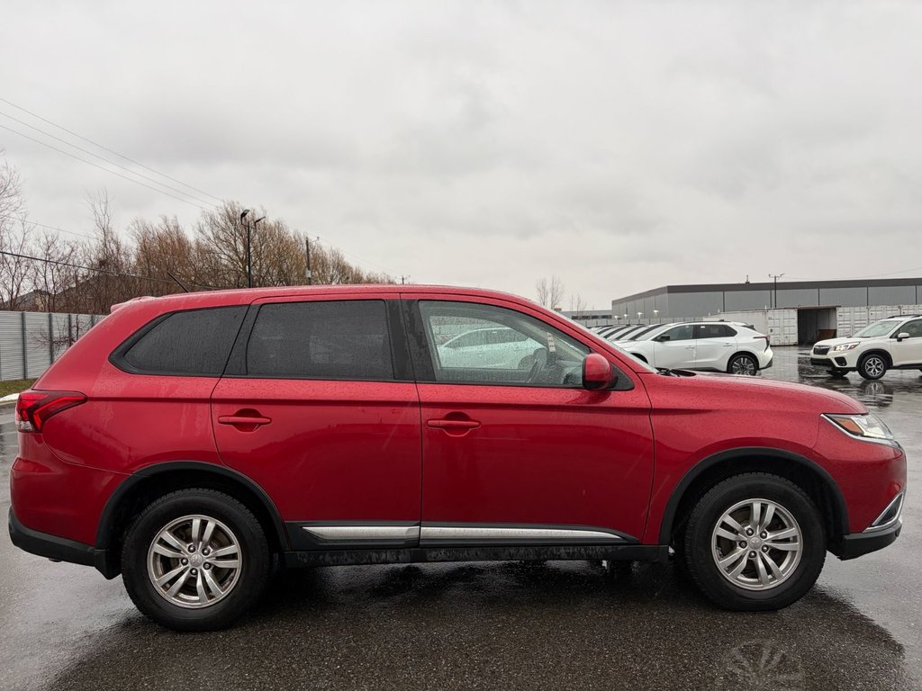2016 Mitsubishi Outlander ES in Brossard, Quebec - 7 - w1024h768px
