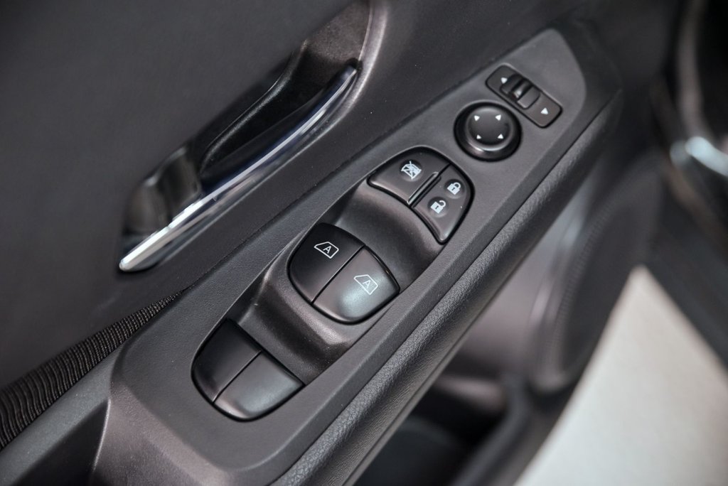 2021 Nissan Kicks SV in Brossard, Quebec - 9 - w1024h768px