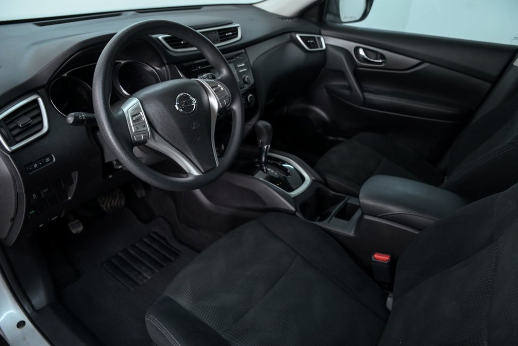 2015 Nissan Rogue S in Brossard, Quebec - 12 - w1024h768px