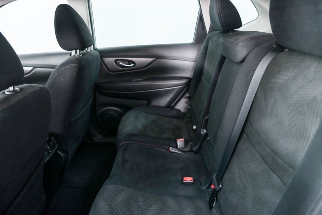 2015 Nissan Rogue S in Brossard, Quebec - 21 - w1024h768px