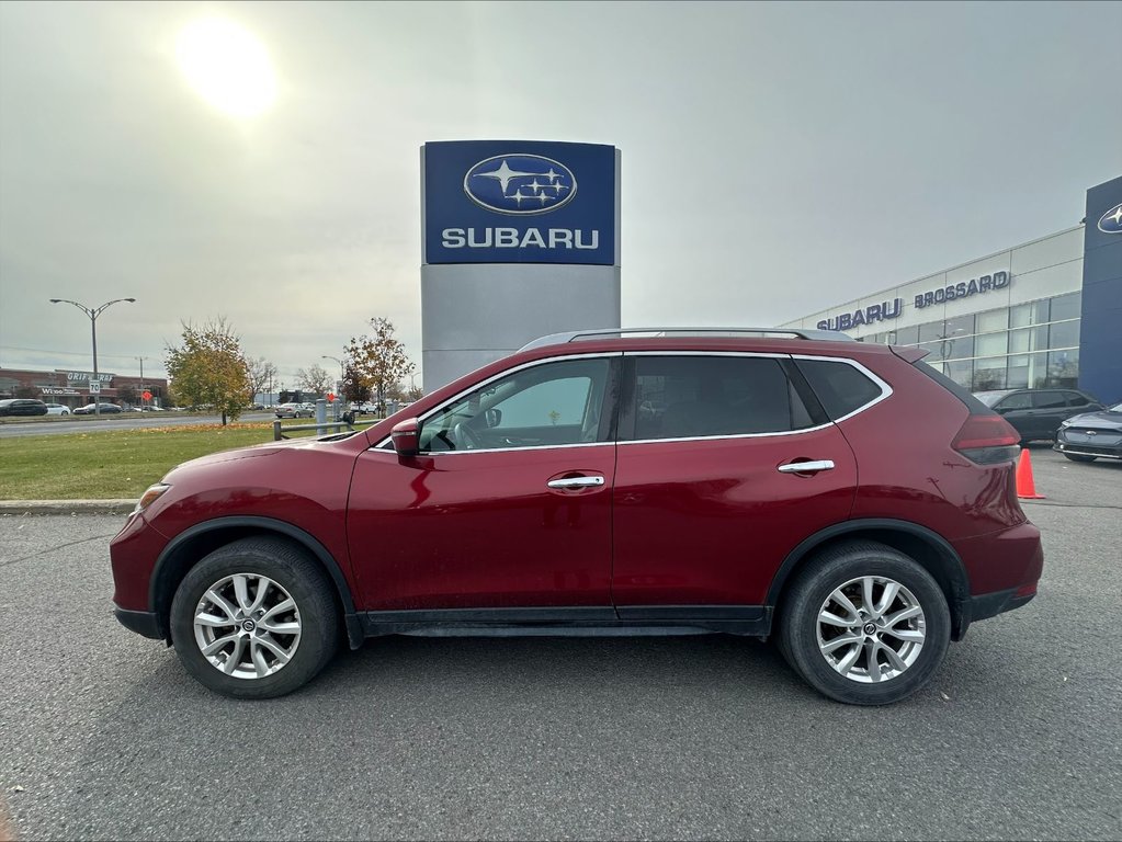 Rogue  2020 à Brossard, Québec - 2 - w1024h768px