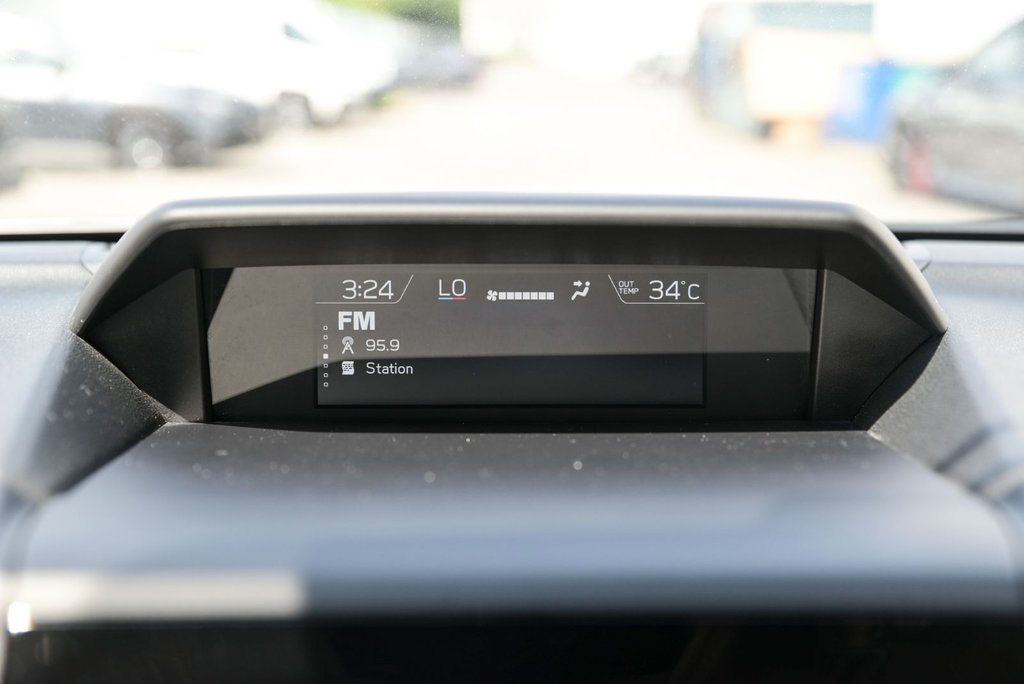 2023 Subaru Crosstrek Touring // BANC CHAUFFANTS, VOLANT CHAUFFANTS in Brossard, Quebec - 17 - w1024h768px