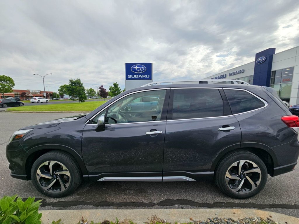 Subaru Forester Premier 2022 à Brossard, Québec - 1 - w1024h768px