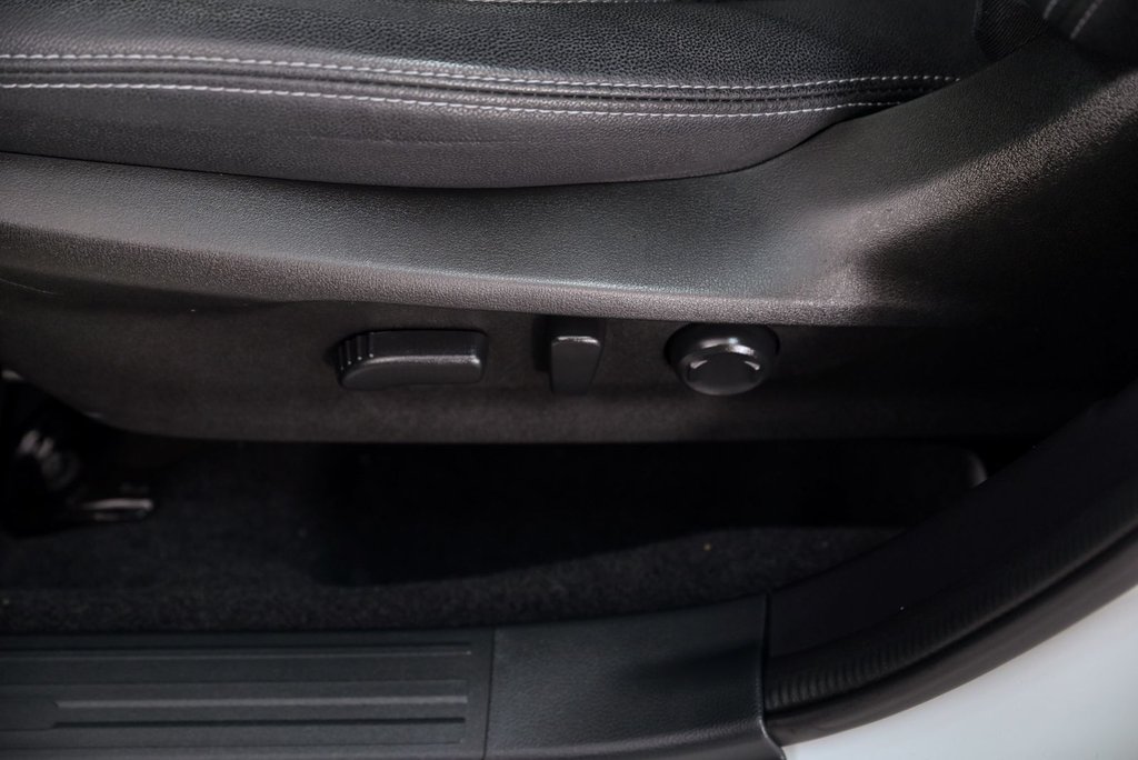 Subaru Forester Touring // CAMÉRA DE RECUL, BANC CHAUFFANT, TOIT P 2023 à Brossard, Québec - 11 - w1024h768px