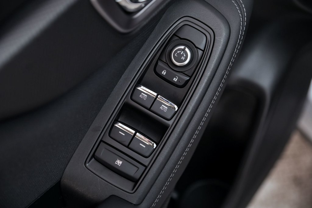 2023 Subaru Forester Touring // CAMÉRA DE RECUL, BANC CHAUFFANT, TOIT P in Brossard, Quebec - 9 - w1024h768px