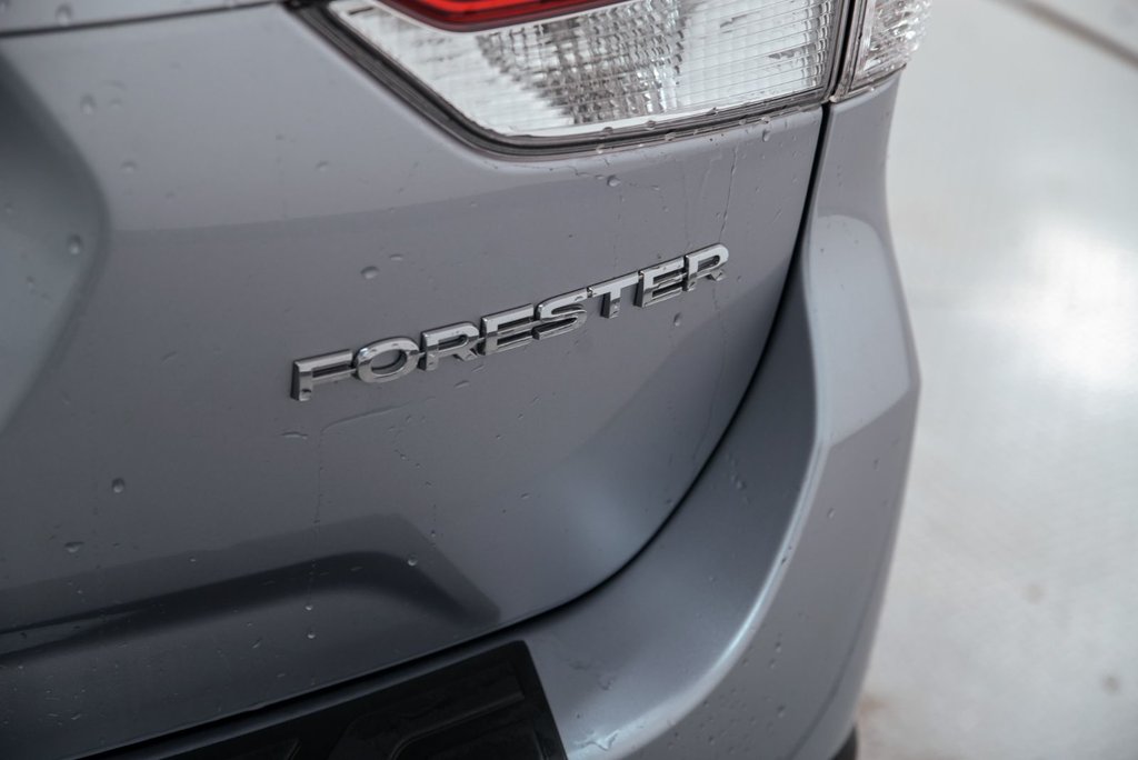 2023 Subaru Forester Touring // CAMÉRA DE RECUL, BANC CHAUFFANT, TOIT P in Brossard, Quebec - 8 - w1024h768px