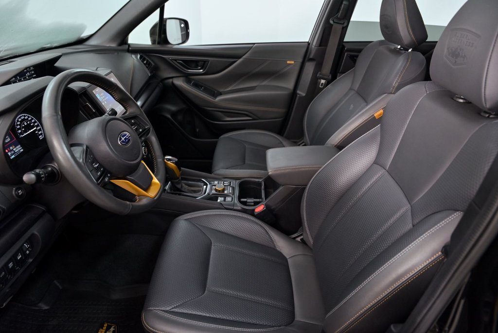 2023 Subaru Forester Wilderness // 2.5L, SIEGES CHAUFF., CARPLAY, TOIT in Brossard, Quebec - 9 - w1024h768px