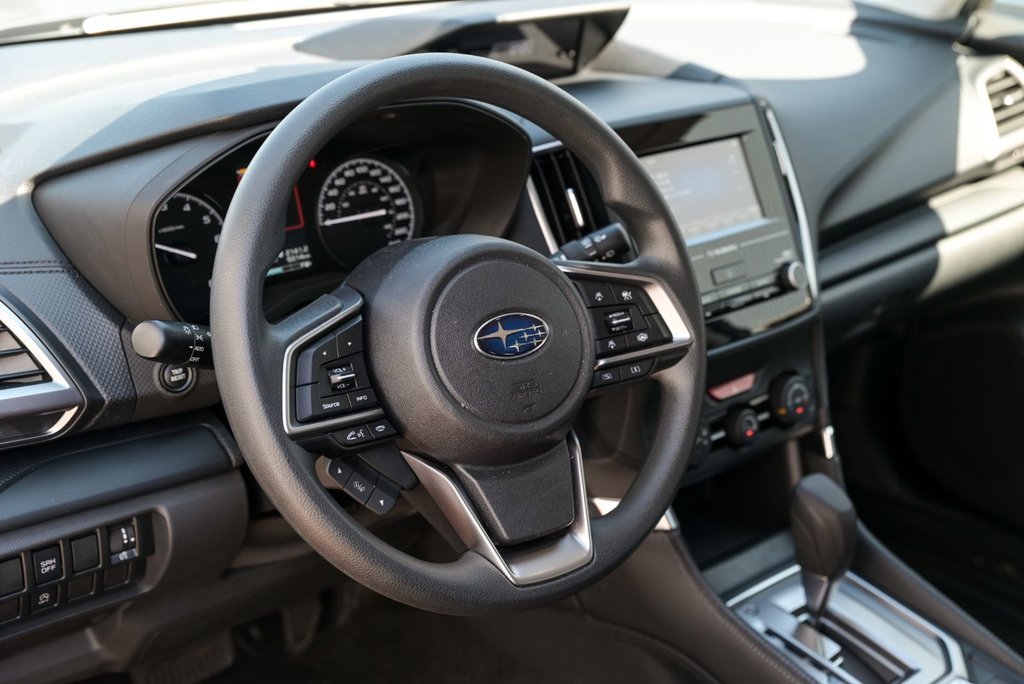 Subaru Forester BASE // CAMÉRA RECUL, CARPLAY, EYESIGHT, SIEGE CHA 2024 à Brossard, Québec - 9 - w1024h768px