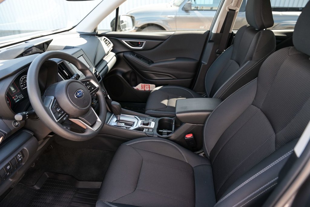 Subaru Forester BASE // CAMÉRA RECUL, CARPLAY, EYESIGHT, SIEGE CHA 2024 à Brossard, Québec - 8 - w1024h768px