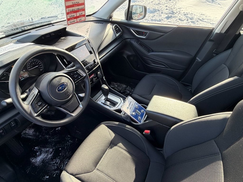 Subaru Forester BASE // , CAMÉRA RECUL, CARPLAY, EYESIGHT, SIEGE C 2024 à Brossard, Québec - 9 - w1024h768px