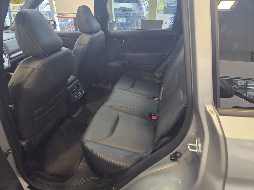 2025 Subaru Forester Limited in Brossard, Quebec - 6 - w1024h768px