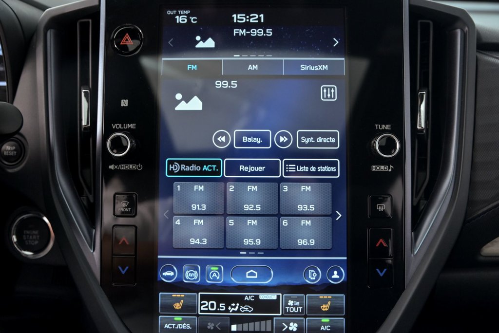 2025 Subaru Forester Limited in Brossard, Quebec - 18 - w1024h768px