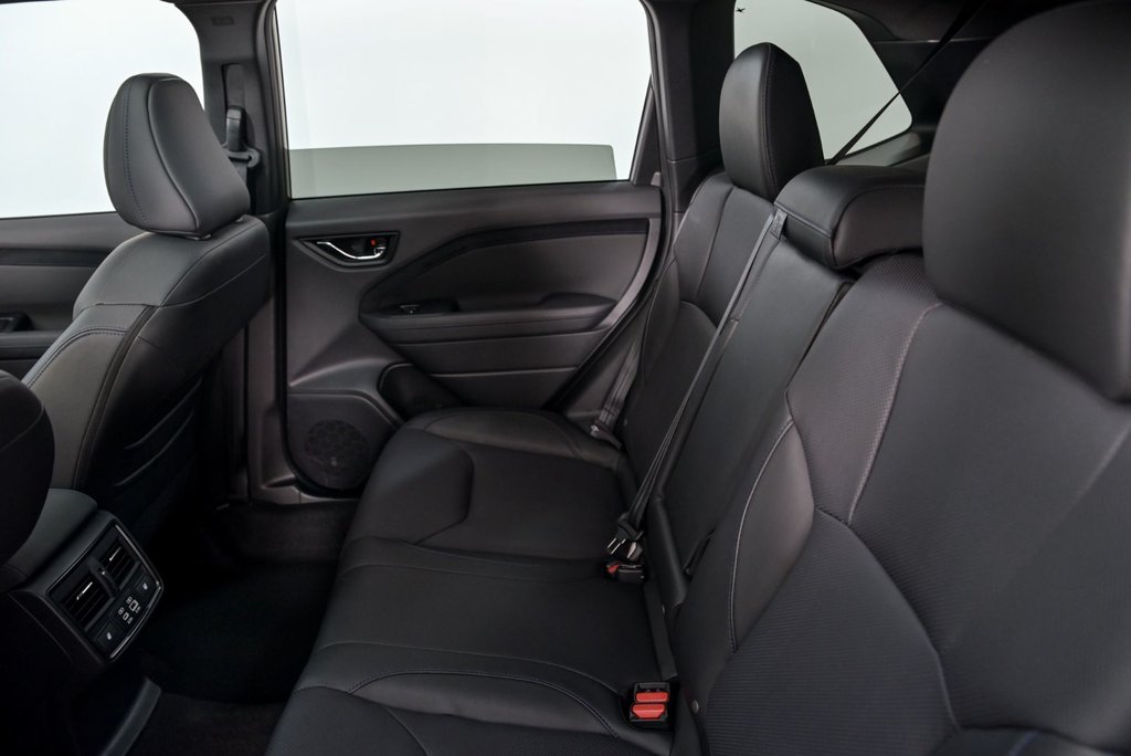 2025 Subaru Forester Limited in Brossard, Quebec - 23 - w1024h768px