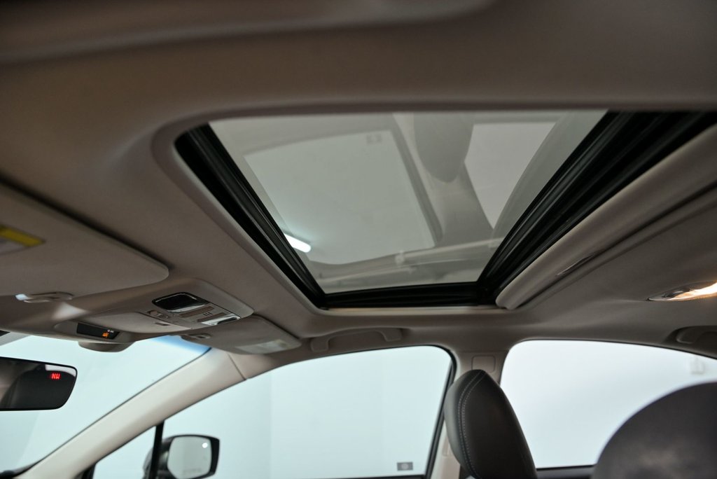 2017 Subaru Legacy Limited // CUIR, HRMAN KARDON in Brossard, Quebec - 23 - w1024h768px