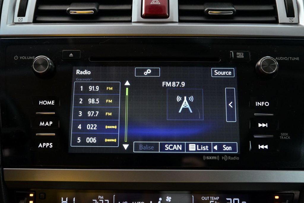 2017 Subaru Legacy Limited // CUIR, HRMAN KARDON in Brossard, Quebec - 19 - w1024h768px