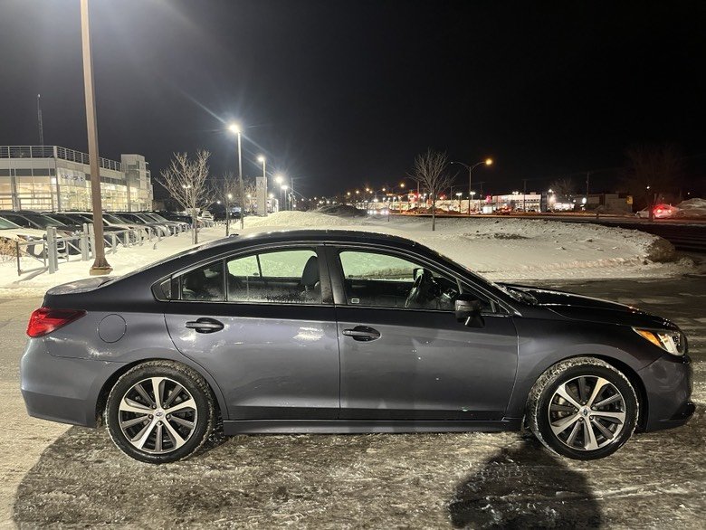 2017 Subaru Legacy Limited // CUIR, HRMAN KARDON in Brossard, Quebec - 5 - w1024h768px