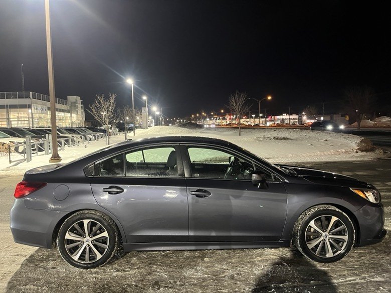 2017 Subaru Legacy Limited // CUIR, HRMAN KARDON in Brossard, Quebec - 4 - w1024h768px
