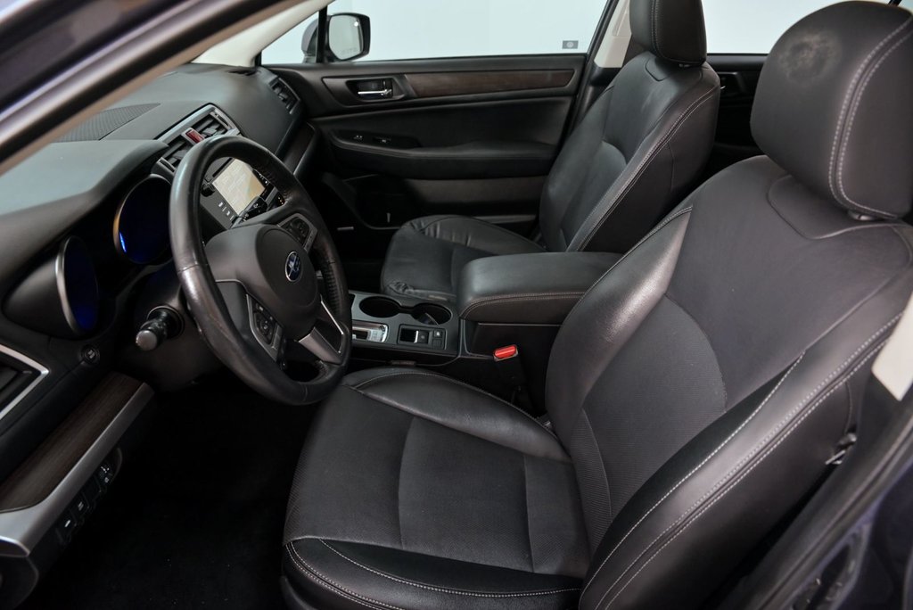 2017 Subaru Legacy Limited // CUIR, HRMAN KARDON in Brossard, Quebec - 10 - w1024h768px