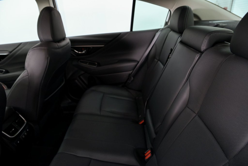 2022 Subaru Legacy Limited in Brossard, Quebec - 24 - w1024h768px