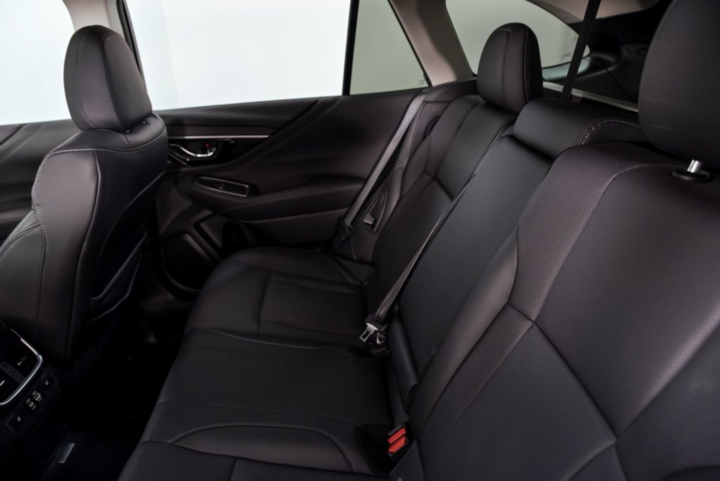 2024 Subaru Outback Limited XT // 2.4T, SIEGES CHAUFF., CARPLAY, TOIT in Brossard, Quebec - 24 - w1024h768px