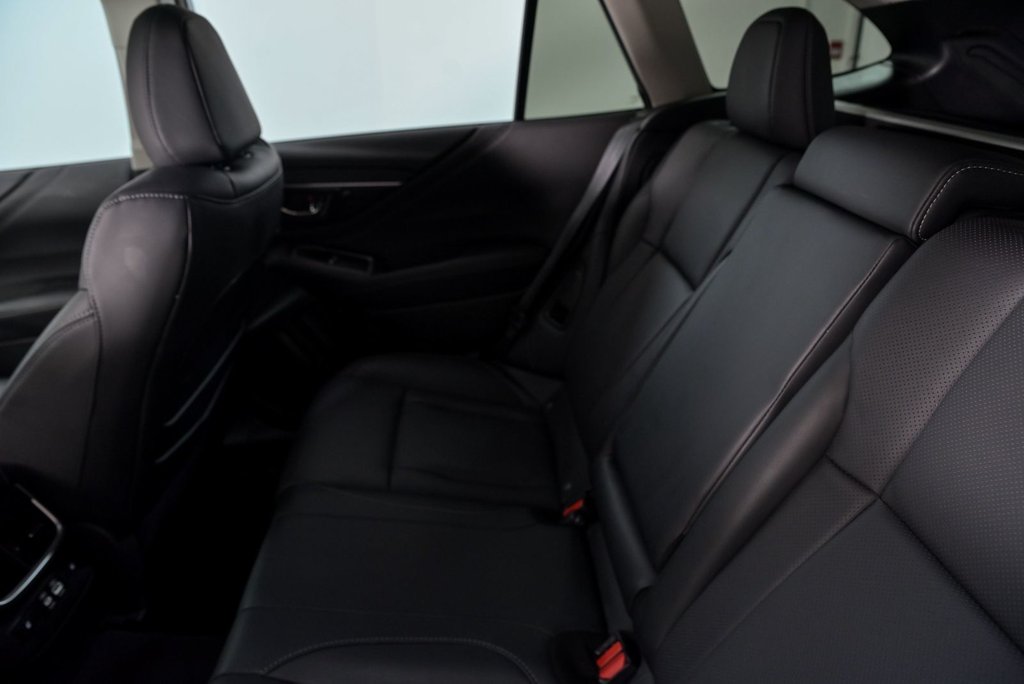 2024 Subaru Outback Limited XT // 2.4T, SIEGES CHAUFF., CARPLAY, TOIT in Brossard, Quebec - 24 - w1024h768px