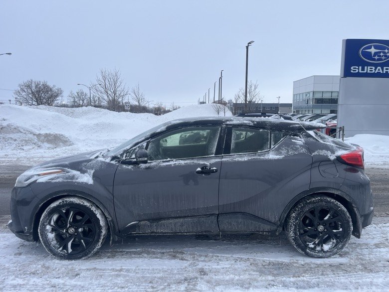 2021 Toyota C-HR XLE PREMIUM in Brossard, Quebec - 4 - w1024h768px