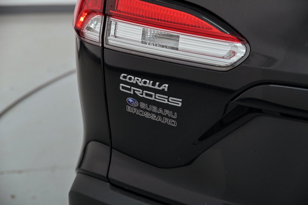 2023 Toyota Corolla Cross LE in Brossard, Quebec - 7 - w1024h768px