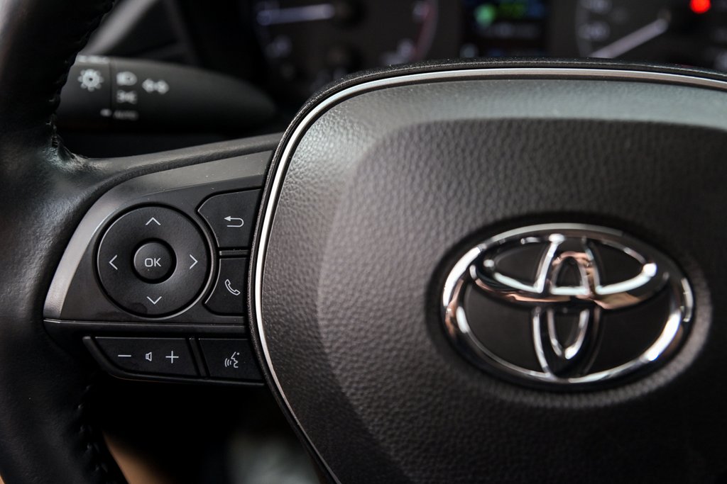 2023 Toyota Corolla Cross LE in Brossard, Quebec - 16 - w1024h768px