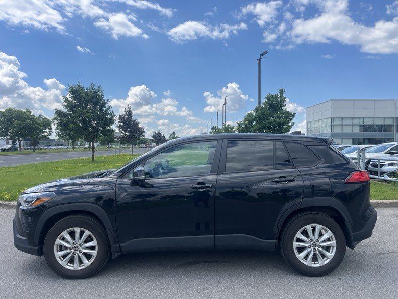 Toyota Corolla Cross LE 2023 à Brossard, Québec - 8 - w1024h768px