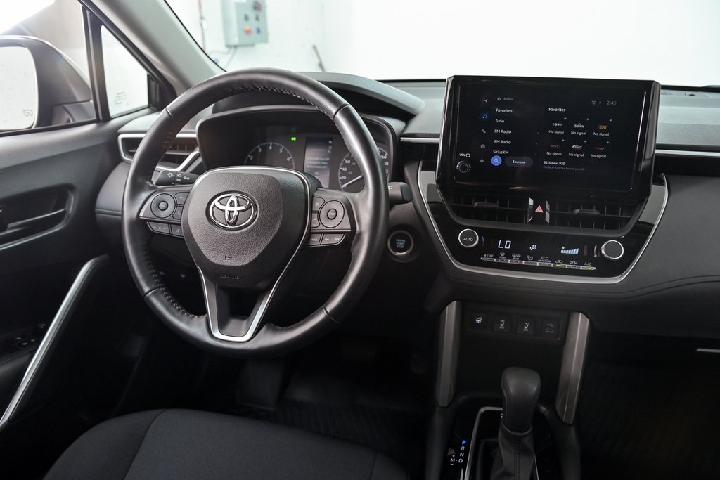2023 Toyota Corolla Cross LE in Brossard, Quebec - 23 - w1024h768px