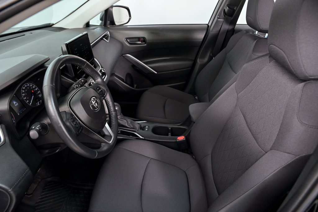 2023 Toyota Corolla Cross LE in Brossard, Quebec - 10 - w1024h768px