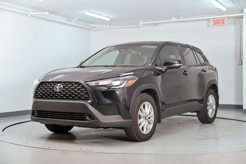 2023 Toyota Corolla Cross LE in Brossard, Quebec - 5 - w1024h768px