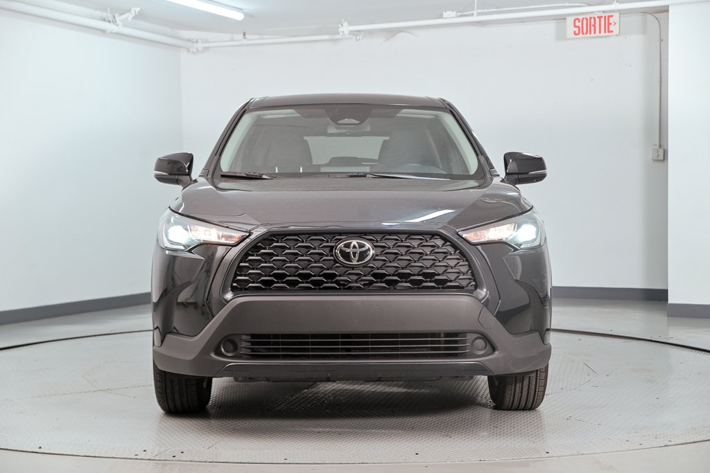 2023 Toyota Corolla Cross LE in Brossard, Quebec - 6 - w1024h768px