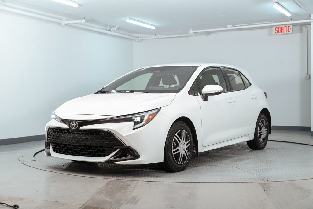 2023 Toyota Corolla Hatchback in Brossard, Quebec - 5 - w1024h768px
